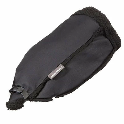 Manchons Basil Noirs En Cuir Végétal Sur Guidon Vélo – Image 2